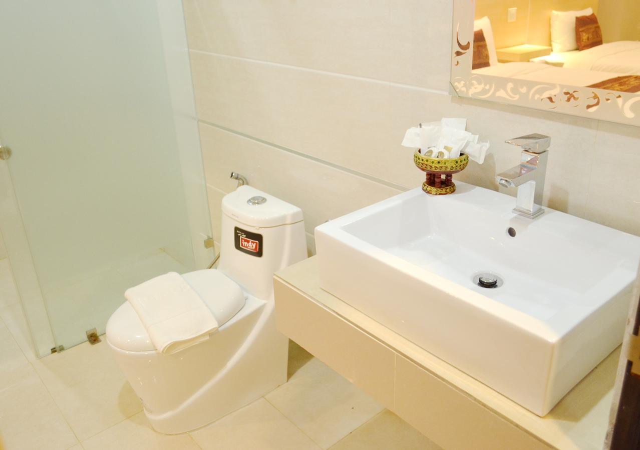 Thatluangview Hotel Вьентьян Экстерьер фото