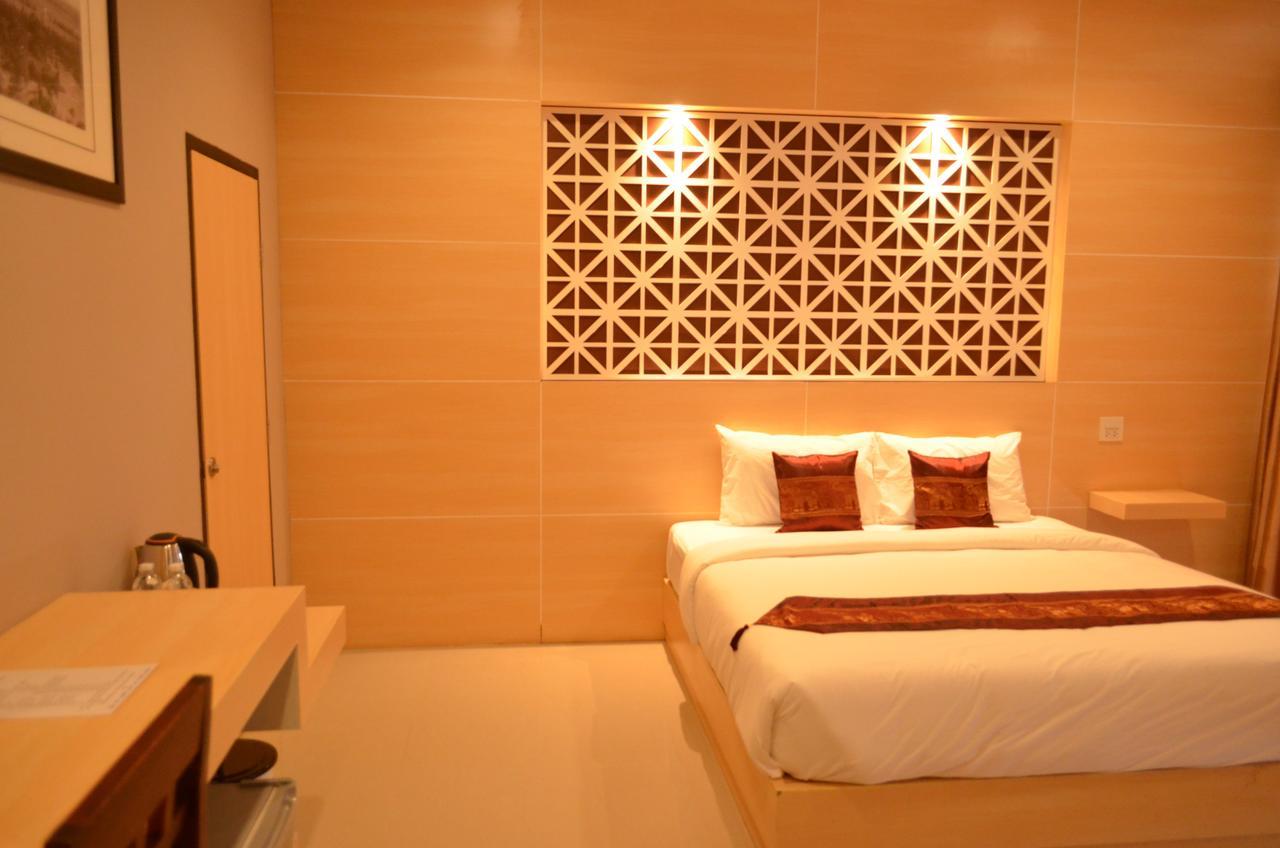 Thatluangview Hotel Вьентьян Экстерьер фото