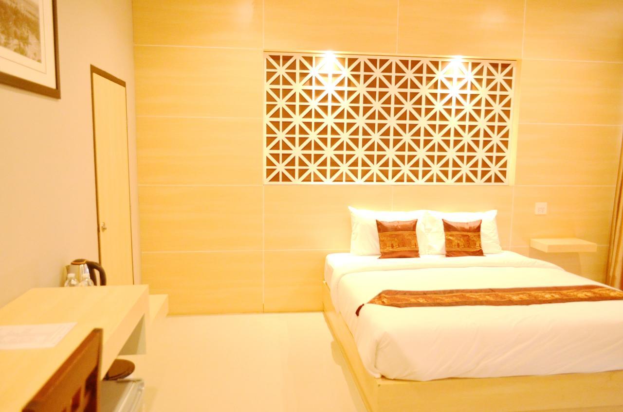 Thatluangview Hotel Вьентьян Экстерьер фото