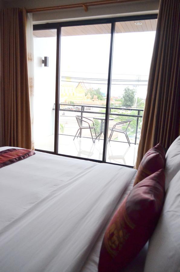 Thatluangview Hotel Вьентьян Экстерьер фото