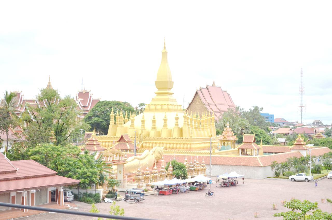 Thatluangview Hotel Вьентьян Экстерьер фото