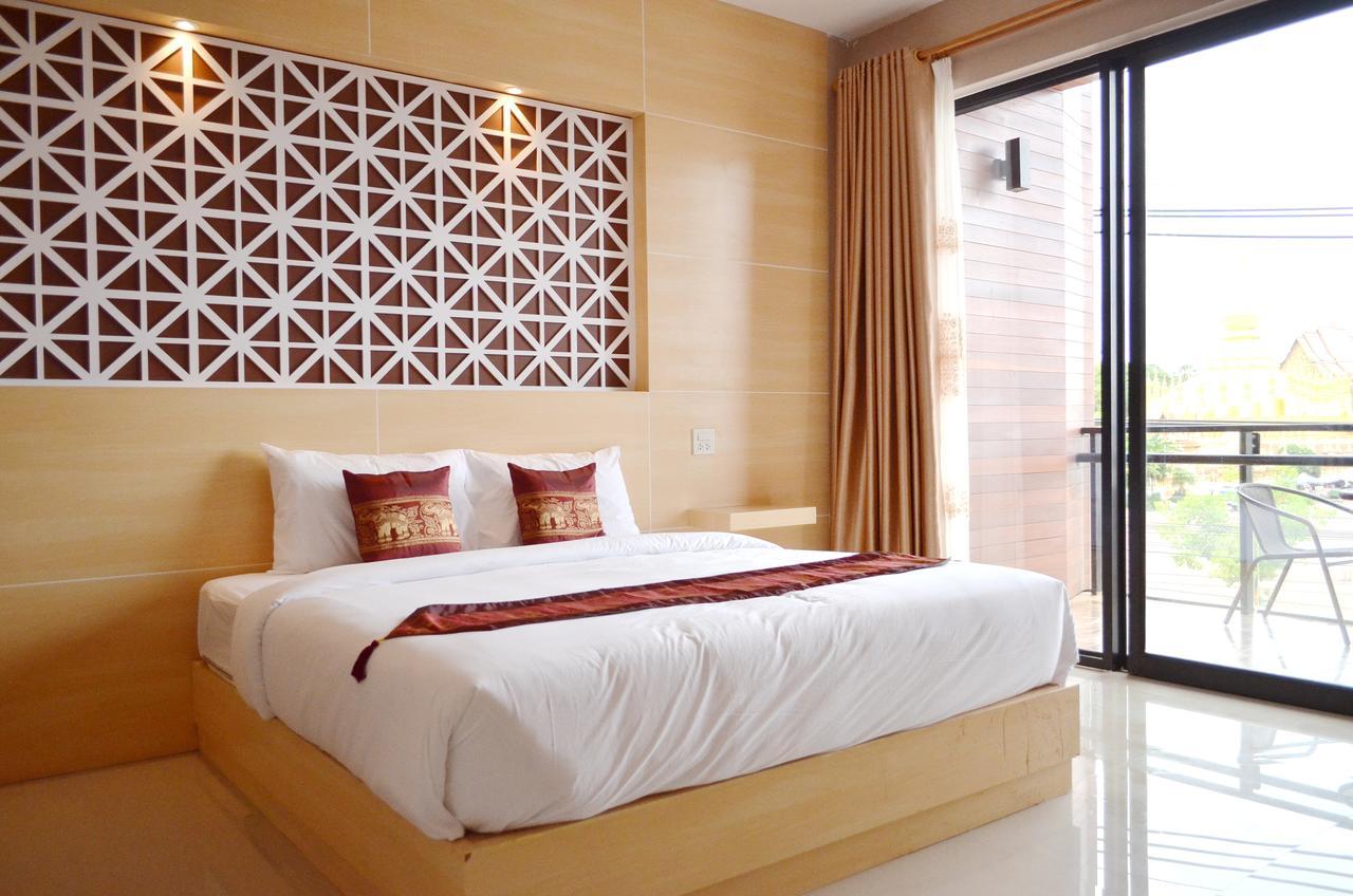 Thatluangview Hotel Вьентьян Экстерьер фото